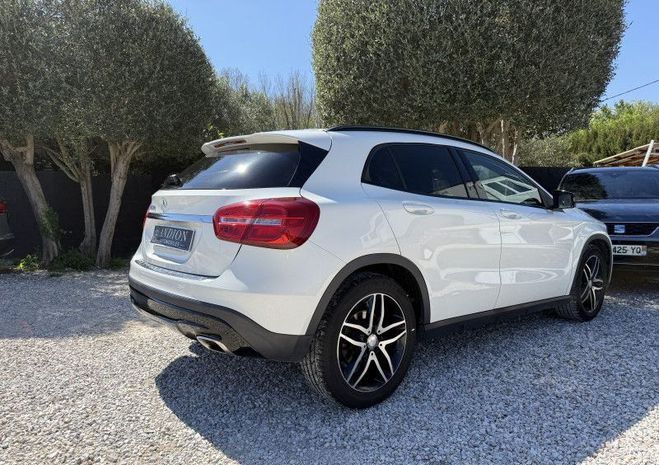 Mercedes Classe GLA Classe 200 D SENSATION 7G-DCT Blanc de 2016