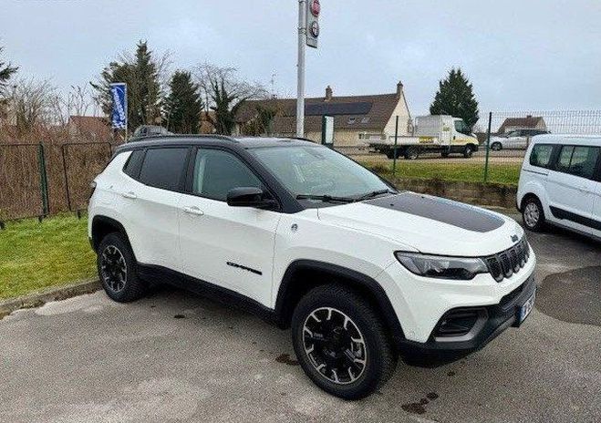 Jeep Compass 1.3 Turbo T4 240ch PHEV 4xe Trailhawk AT Blanc de 2024
