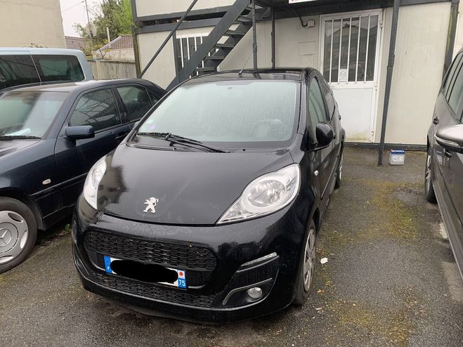 Peugeot 107 1.0 12V BLACK&SILVER 2-TRONIC E5 5P NOIR de 2012