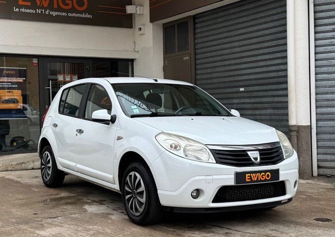 Dacia Sandero 1.5 dci 75 laureate Blanc de 2011