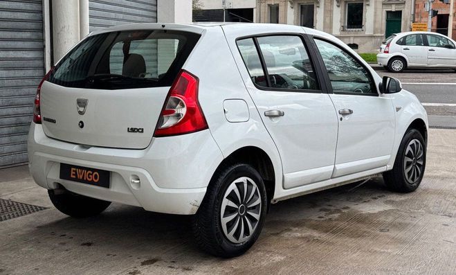 Dacia Sandero 1.5 dci 75 laureate Blanc de 2011