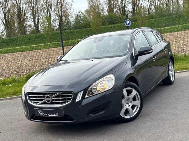 Volvo V60 T3 150CH MOMENTUM - 76.000KM * 1ERE MAIN BLEU de 2012