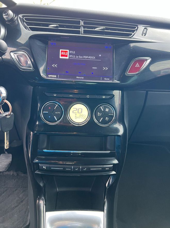 Citroen DS3 (2) 1.6 BLUEHDI 100 CONNECTED CHIC BELLE Gris de 2017