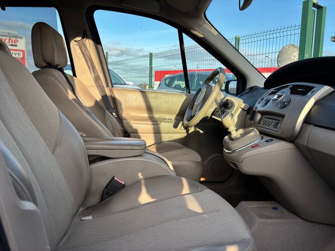 Renault Scenic II (2) 2.0 DCI 150 DYNAMIQUE 114000KM Gris anthracite de 2007