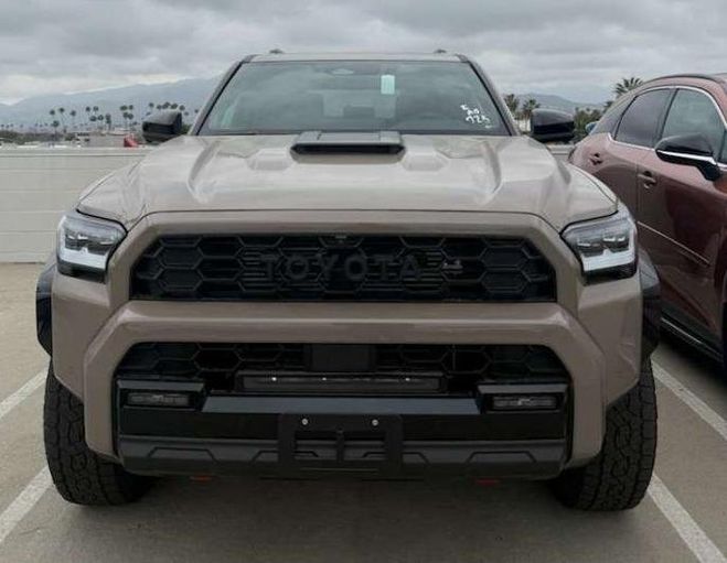 Toyota 4Runner TRD PRO I-FORCE MAX 2.4L 4-Cyl. Turbo Hy MARRON de 2025