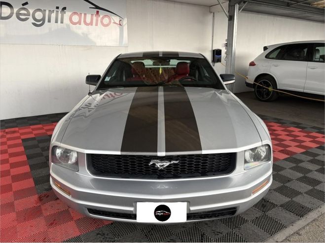 Ford Mustang Coup� V6 4.0 213 CH BVM Grise de 2006