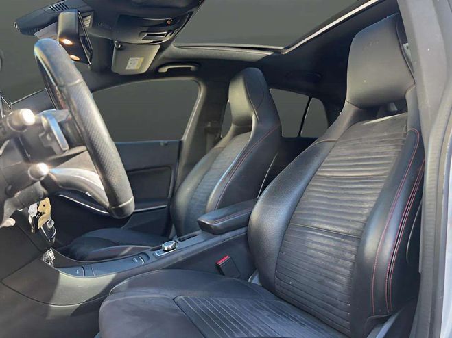 Mercedes Classe CLA 220 D FASCINATION 4MATIC 7G-DCT GRIS de 2016