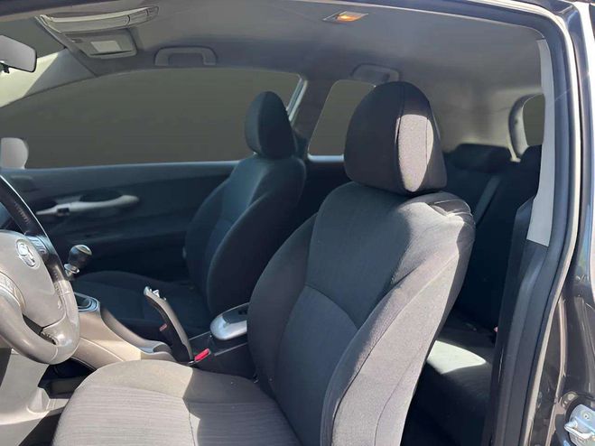 Toyota Auris 126 D-4D LUNA 3P GRIS F de 2008