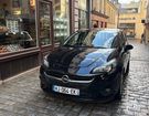 Opel Corsa à Versailles (78) Opel Corsa à Versailles (78)