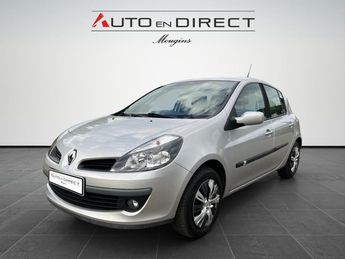  Voir d&eacute;tails -Renault Clio 1.6i 16V - 110 - BVA III BERLINE Dynamiq &agrave; Mougins (06)