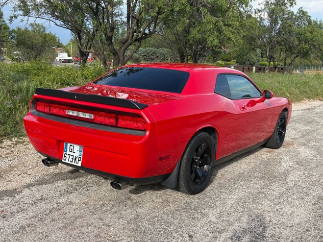 Dodge Challenger 3.5 V6 BVA 250 CH ( carte grise fran�ais ROUGE de 2011