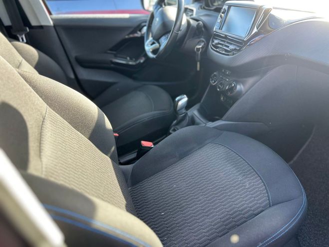 Peugeot 208 Style Rouge de 2017