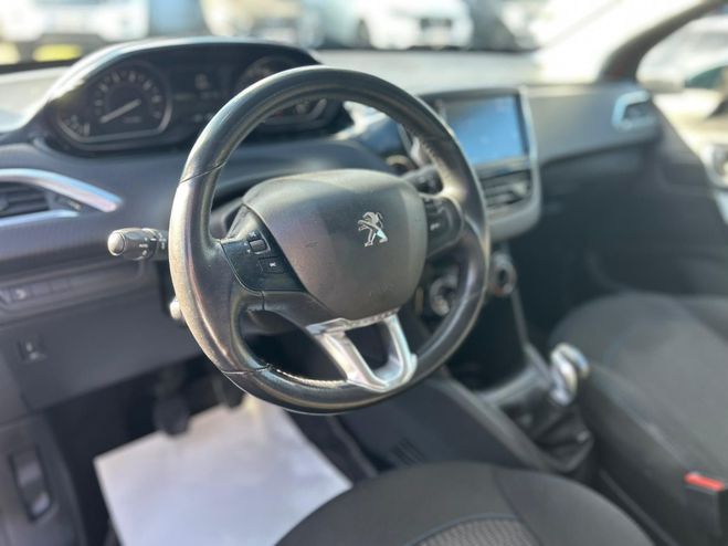 Peugeot 208 Style Rouge de 2017