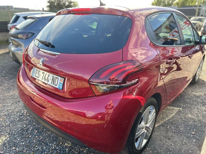 Peugeot 208 Style Rouge de 2017