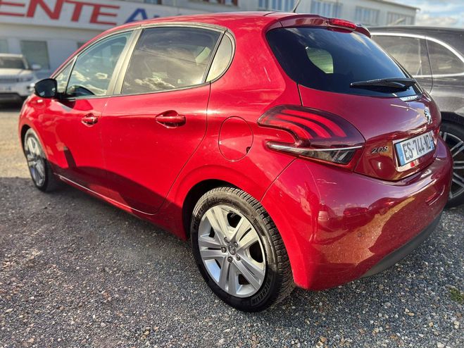 Peugeot 208 Style Rouge de 2017