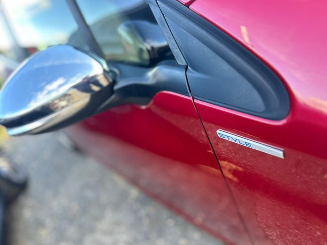 Peugeot 208 Style Rouge de 2017