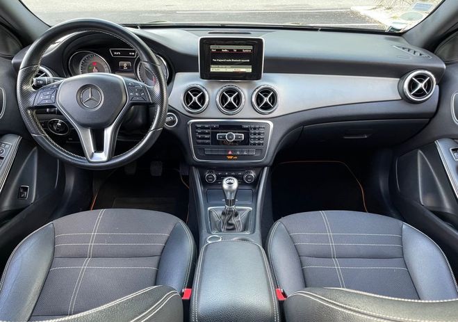 Mercedes Classe GLA Classe 180 cdi 109ch sensation hayon �le Noir de 2015