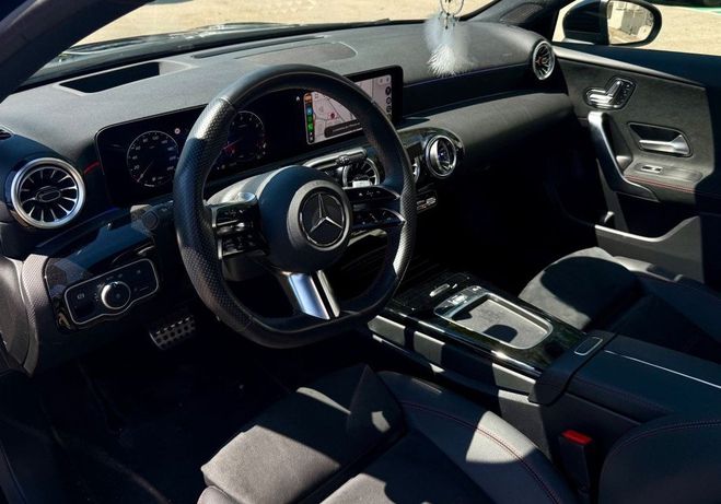 Mercedes Classe A (2) 200 amg line 7g-dct 163ch toit ouvra Noir de 2023