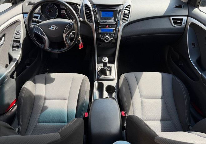 Hyundai I30 1.6 CRDI 110 PACK INVENTIVE LIMITED REGU Gris de 2013
