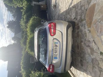  Voir d&eacute;tails -Mercedes Classe GLA 200 d Inspiration 7G-DCT &agrave; Cannes (06)