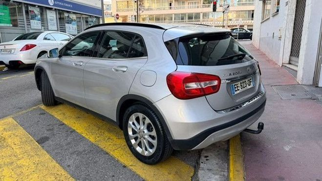 Mercedes Classe GLA 200 D INSPIRATION 7G-DCT Gris C de 2016