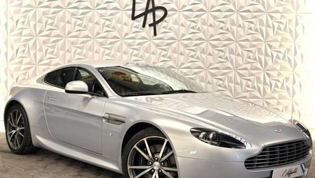 Aston martin Vantage 4.7L 426ch Sportshift ? Suivi �tat excep 2010 d'occasion a M�ry-sur-Oise (95)