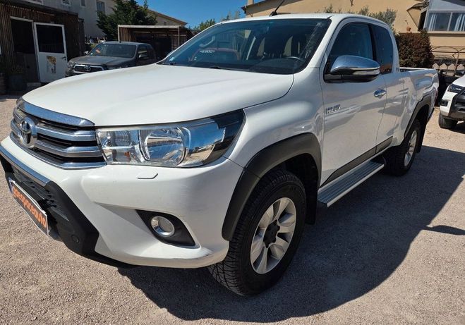 Toyota Hilux legend sport 150cv Blanc de 2017