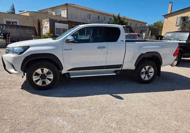 Toyota Hilux legend sport 150cv Blanc de 2017