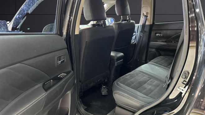 Mitsubishi Outlander PHEV Hybride rechargeable 200ch Instyle  Noir de 2017