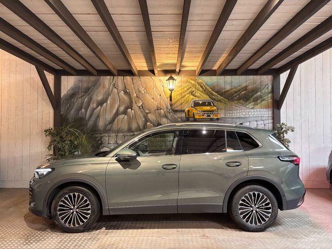Volkswagen Tiguan 1.5 eTSI 150 CV ELEGANCE DSG Vert de 2024