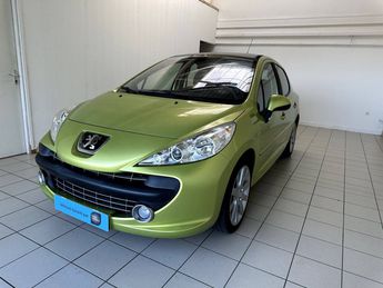  Voir d&eacute;tails -Peugeot 207 1.6 VTi 16v F�line BA 5p &agrave; Tonnay-Charente (17)