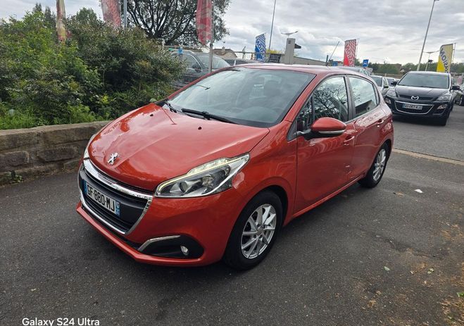 Peugeot 208 1.2l 82ch Active Buisness 67 000km GARAN Orange de 2018