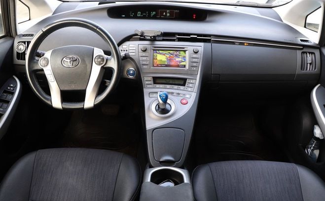 Toyota Prius 1.8 136h 100 hybrid 1.3kwh dynamic Blanc de 2012