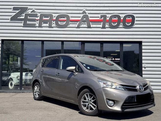 Toyota Verso 1,6l 110ch D4D 7 places ( toit panoramiq Gris de 2016