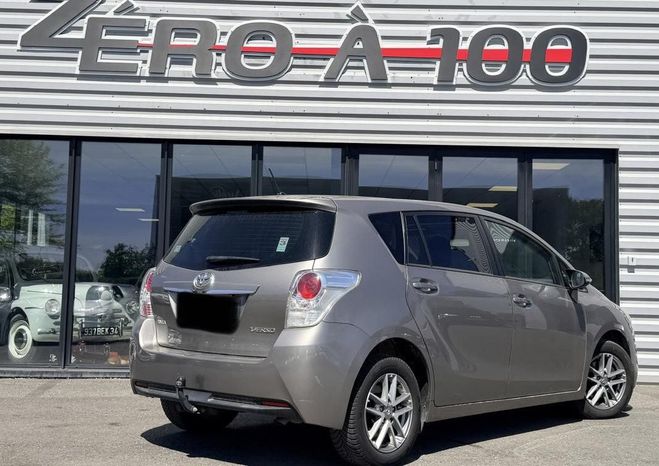 Toyota Verso 1,6l 110ch D4D 7 places ( toit panoramiq Gris de 2016