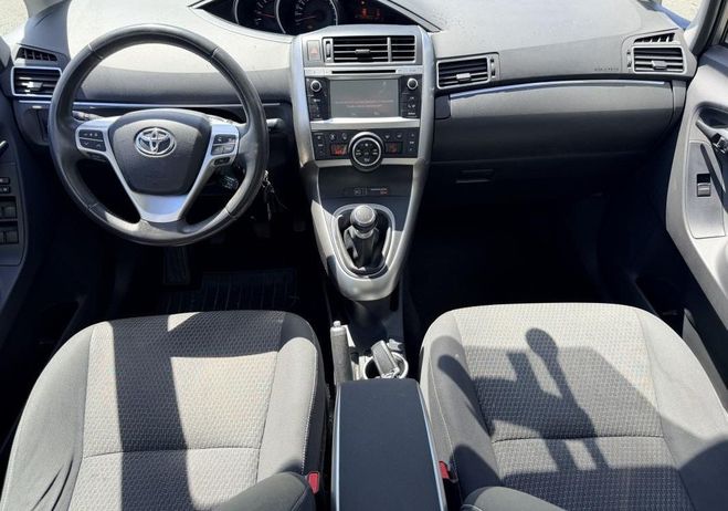 Toyota Verso 1,6l 110ch D4D 7 places ( toit panoramiq Gris de 2016