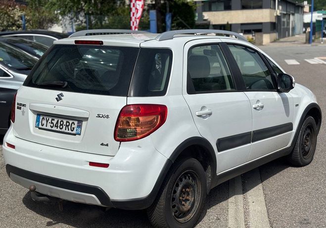 Suzuki SX4 S-Cross 2.0 DDis 135ch GLX 4x4 EN L'ETAT Blanc de 2013