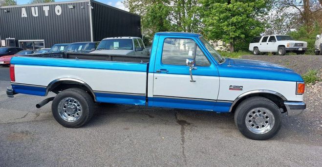 Ford F250 F single cab 7.3 v8 diesel boite mecaniq  de 1988