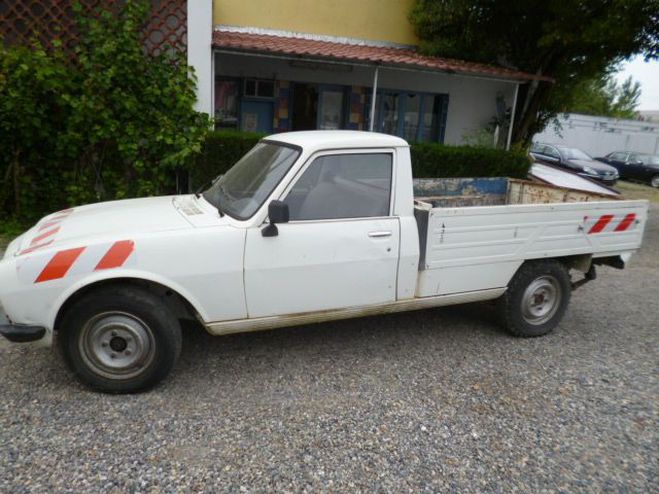 Peugeot 504 2,3 D BLANC de 1990