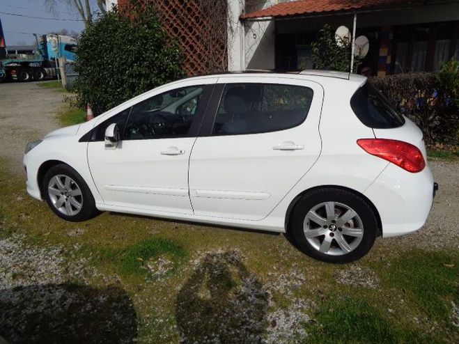Peugeot 308 1.6 E-HDI112 FAP ALLURE 5P BLANC de 2012