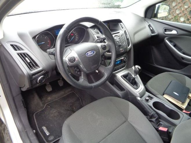 Ford Focus 1.6 TDCI 95CH FAP STOP&START TREND 5P GRIS C de 2011