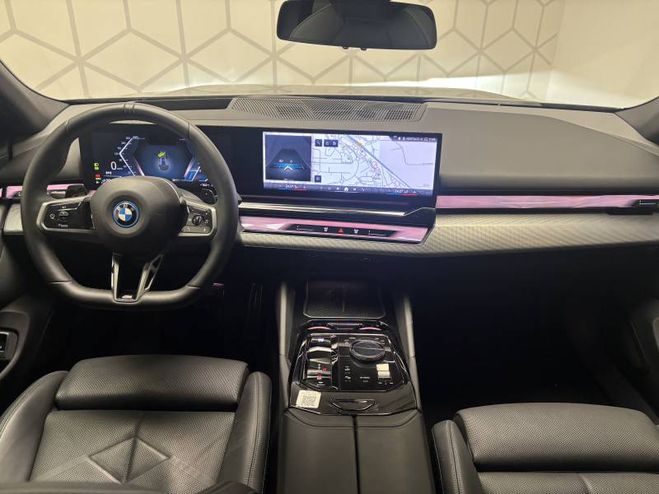 BMW Serie 5 Touring 530e PHEV 299 ch BVA8 M Sport gris de 2025