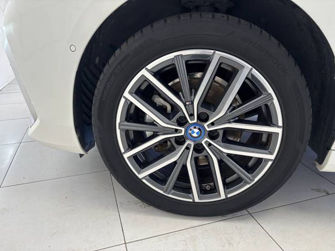 BMW Serie 2 Active Tourer 225e xDrive 245 ch DKG7 M  blanc de 2022