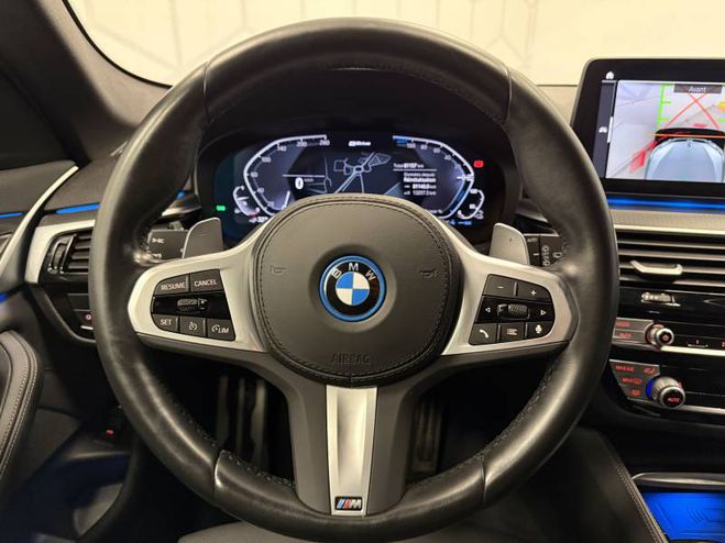 BMW Serie 5 Touring 530e TwinPower Turbo 292 ch BVA8 gris de 2023