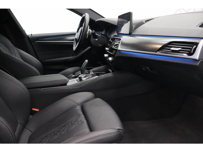 BMW Serie 5 Touring 530e TwinPower Turbo 292 ch BVA8 gris de 2024
