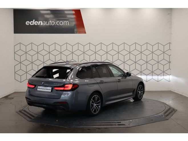 BMW Serie 5 Touring 530e TwinPower Turbo 292 ch BVA8 gris de 2024