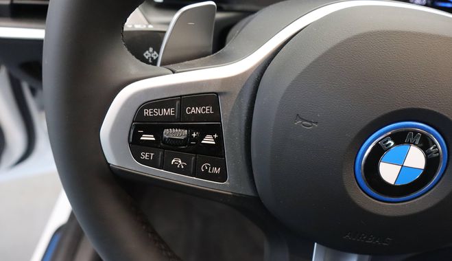 BMW Serie 3 Touring 320e xDrive 204 ch BVA8 M Sport  Mineralweiss m�talis�e de 2024