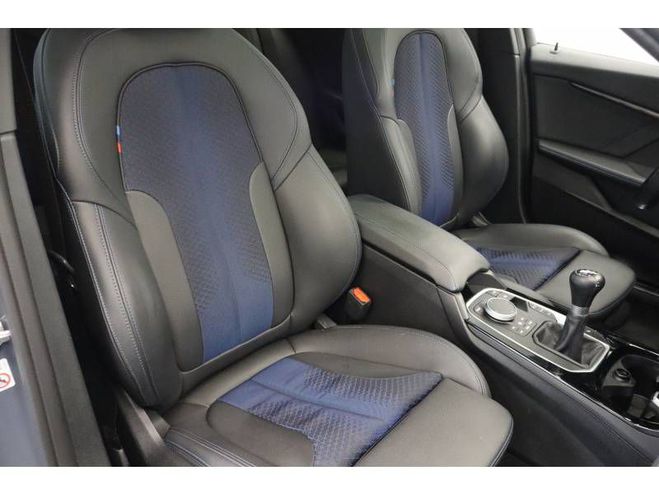 BMW Serie 1 118i 136 ch M Sport gris de 2023