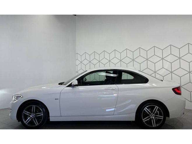 BMW Serie 2 Coupe 218d 150 ch BVA8 Sport blanc de 2017