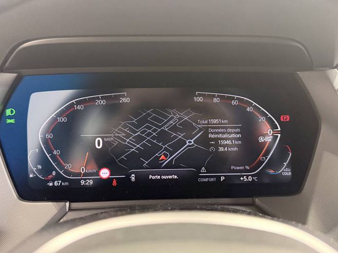BMW Serie 1 120i 178 ch DKG7 M Sport blanc de 2023